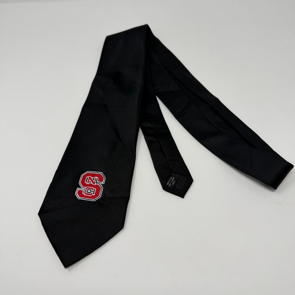 Vintage NC State Wolfpack College Classics 100% Silk Tie